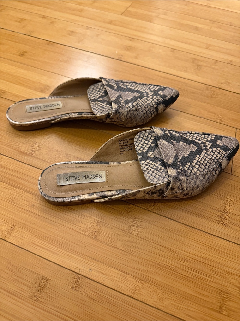 Steve Madden Snake-Print Pointed Mule - Black & Gray - Picture 4 of 5